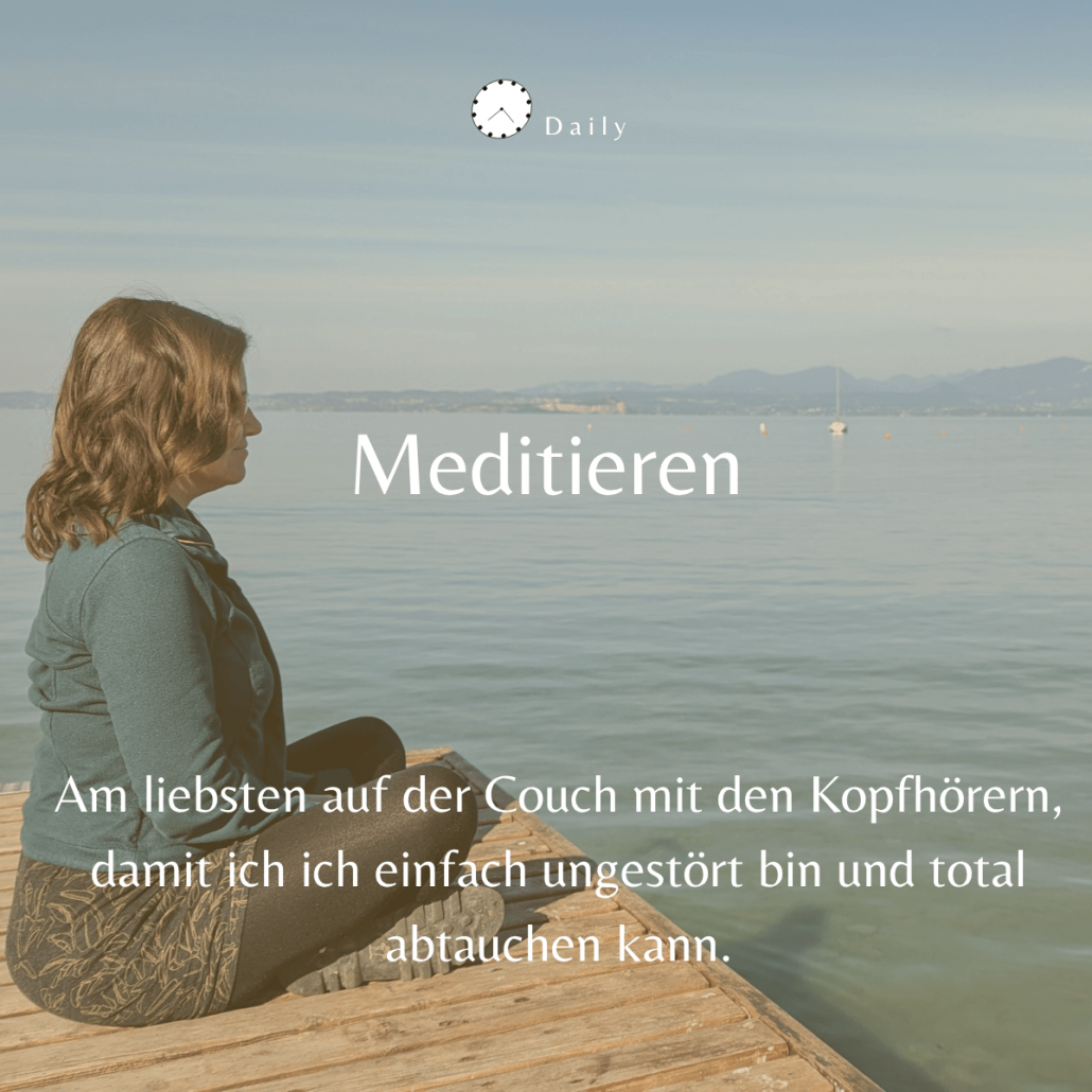 Hier ist Kristin Palm zu sehen, die über ihre langjährige Arbeit als Physiotherapeutin, ihre Leidenschaft für Yoga und Meditation sowie ihre heutige Tätigkeit als Spiritual Life Coach spricht und ihre Mission beschreibt, Menschen zu mehr Kraft, Balance und innerer Stärke zu begleiten.“ Hier spricht sie ueber das Meditieren.