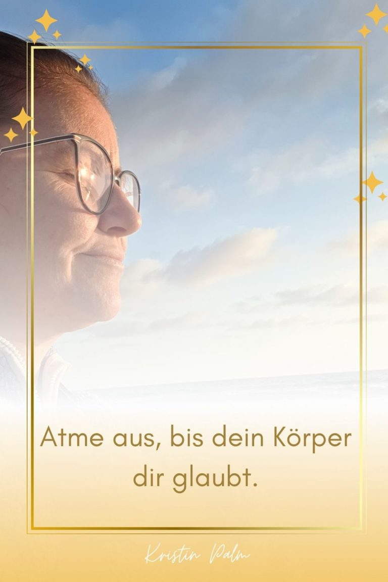 Frau bei einer Atemübung zur Beruhigung des Nervensystems für innere Ruhe.
