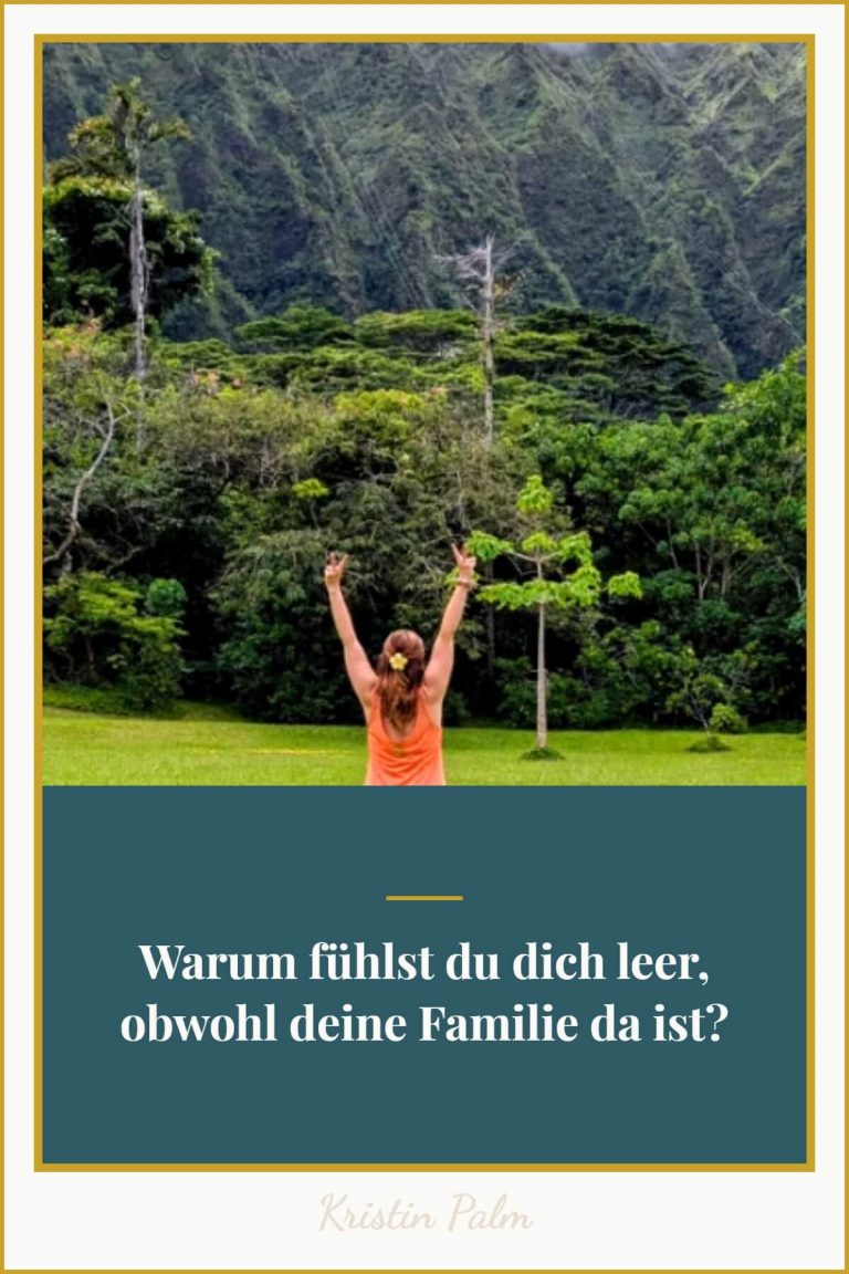 Frau feiert ihr Leben, Meditation gegen innere Leere für Frauen.