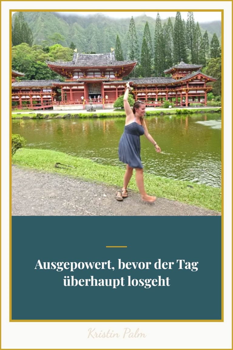 Erschöpfte Frau faellt bei yoga pose um, Meditation für erschöpfte Mütter.
